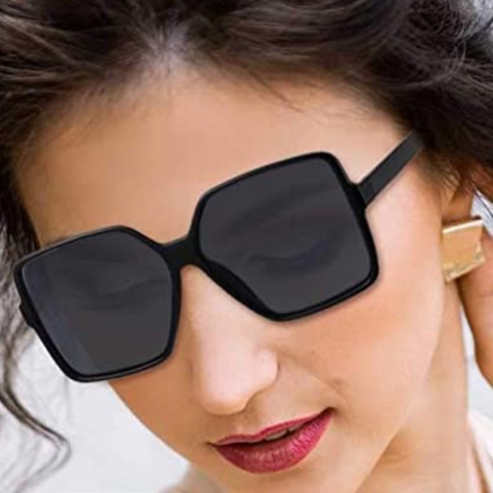 Black Luxury Oversized Square Shape Sunglasses